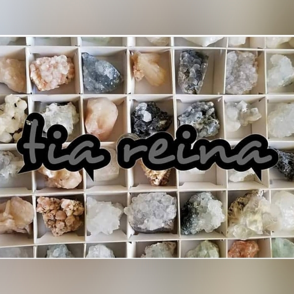 Meet your Posher, Erin - Picture 1 of 2